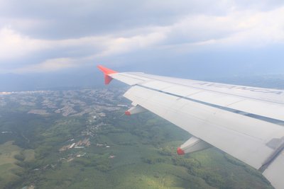 Al fondo Armenia..... En fase de aproximación final al aeropuerto El Eden.