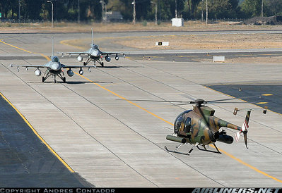 MD-530E y F-16's, ambos pertenecientes a Chile