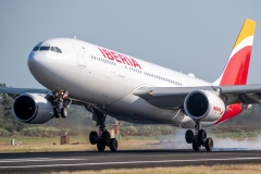 Airbus A330 Iberia EC-MLP Aterrizando Tocumen Open Day 2020