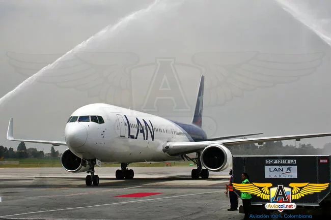 Boeing 767-300 de LAN Colomba