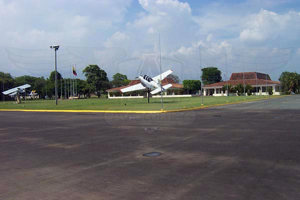 EMAVI Escuela Militar de Aviación - Rampa de Paradas