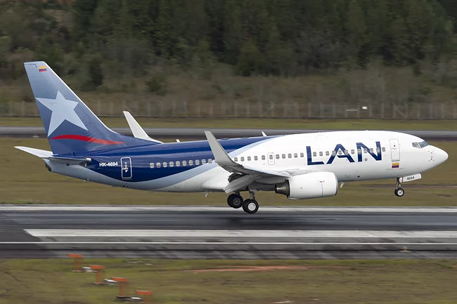 Boeing 737 de LAN Colombia
