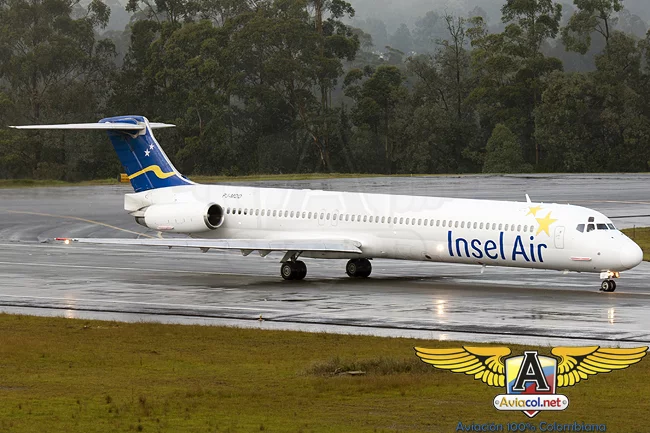 MD-83 de Avianca en el Aeropuerto Internacional José María Córdova de Medellín (Rionegro) MD-80 de Insel Air en el Aeropuerto Internacional José María Córdova de Medellín (Rionegro)