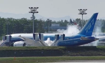 Boeing 787 Dreamliner Primer Encendido de Motor - Liz Matzelle Boeing 787 Dreamliner Primer Encendido de Motor - Liz Matzelle