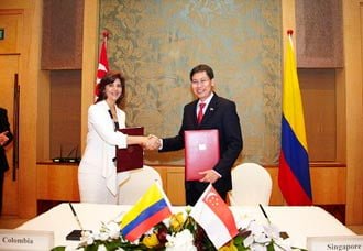 Colombia y Singapur firman acuerdo aeronáutico | Aviacol.net El Portal de la Aviación Colombiana