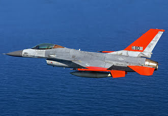 Primer QF-16 modificado por Boeing vuela sin piloto