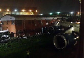 Ala de un 747 de British Airways choca contra edificio en aeropuerto de Johanesburgo | Aviacol.net El Portal de la Aviación Colombiana