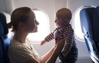 Air Asia obsequia boletos gratis y de por vida a madre y bebé nacido en el avión | Aviacol.net El Portal de la Aviación