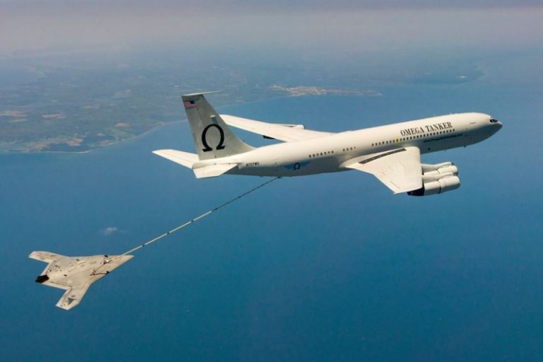 El Drone X-47B se abastece de combustible en pleno vuelo | Aviacol.net El Portal de la Aviación