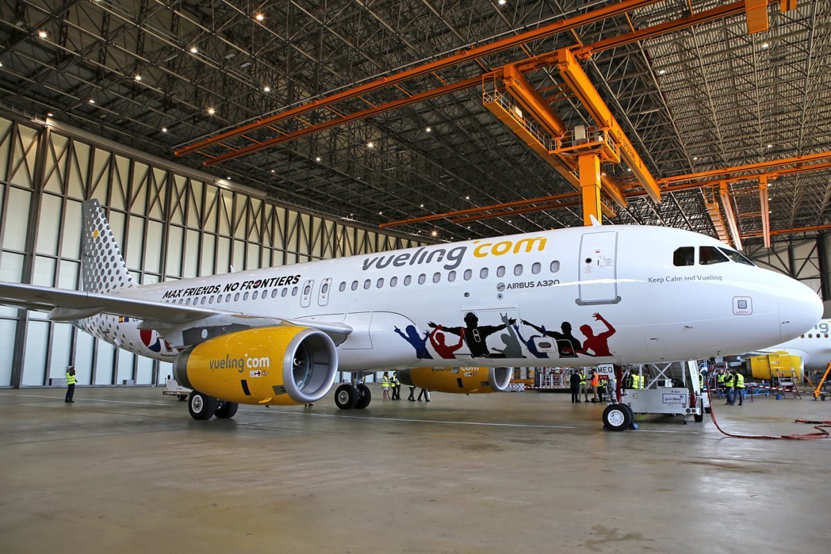 Vueling y Pepsi incorporarán enchufes a bordo de 60 aviones | Aviacol.net El Portal de la Aviación