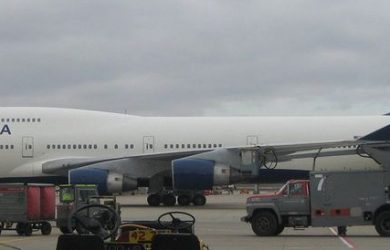 800px-Delta747jtsarkis