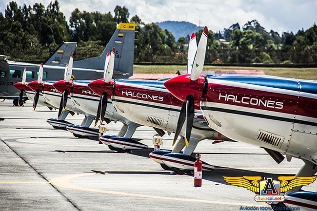 A bordo con los Halcones de Chile en la F-air 2015 | Aviacol.net El Portal de la Aviación