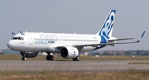 Airbus A320neo aterrizando en etapa de pruebas 