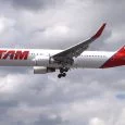 Boeing 767 de TAM aterrizando en Londres