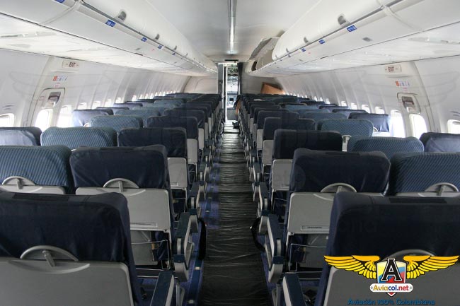 La organización de asientos en un avión comercial