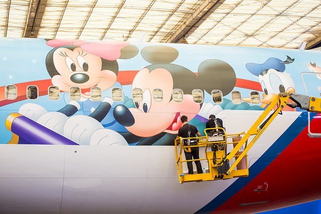 Preparación del "Avión de los Sueños" por parte de TAM y Disney