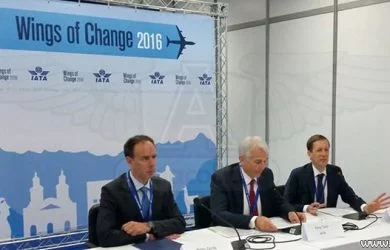 Izq. a der.: Peter Cerda, Vpte. de IATA para las Américas; Tony Tyler, Director de la IATA; y Jason Sinclar, Gte. de Comunicaciones de IATA para la región