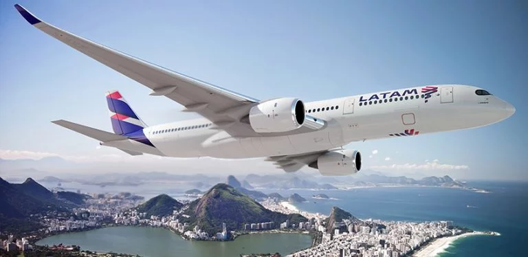 Render Airbus A350XWB de LATAM Airlines sobre Río de Janeiro