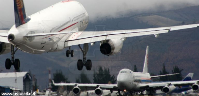 Aviones en un aeropuerto