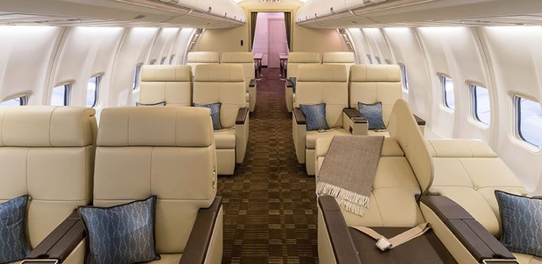 Interior de un Boeing Business Jet