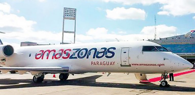 Avión Bombardier CRJ-200 de Amaszonas Paraguay