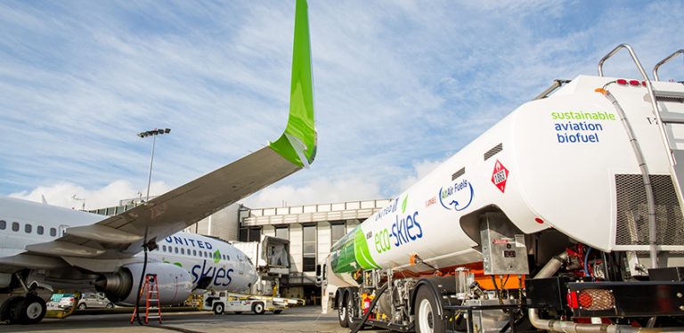 United Airlines operando con biocombustible