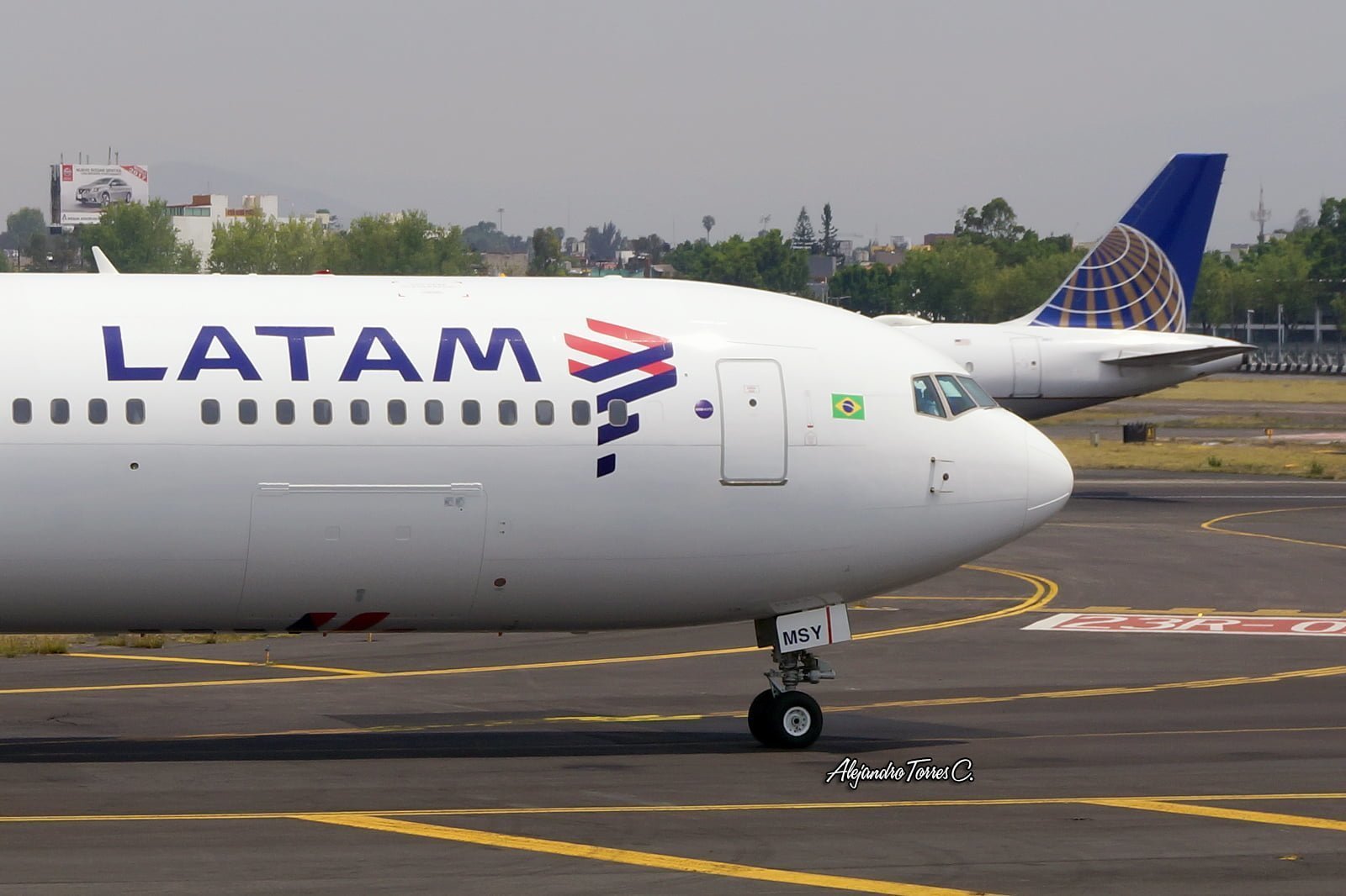 Boeing 767 de LATAM Airlines que operará la nueva ruta São Paulo - Johannesburgo
