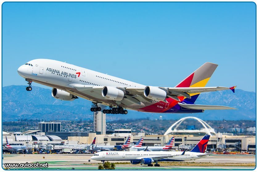Airbus 380 de Asiana Airlines Despegando de Los Angeles - LAX