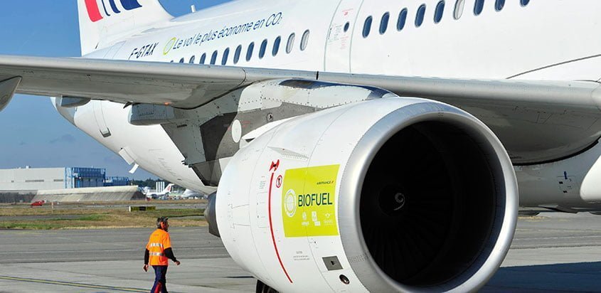 Avión de Air France usando biocombustible