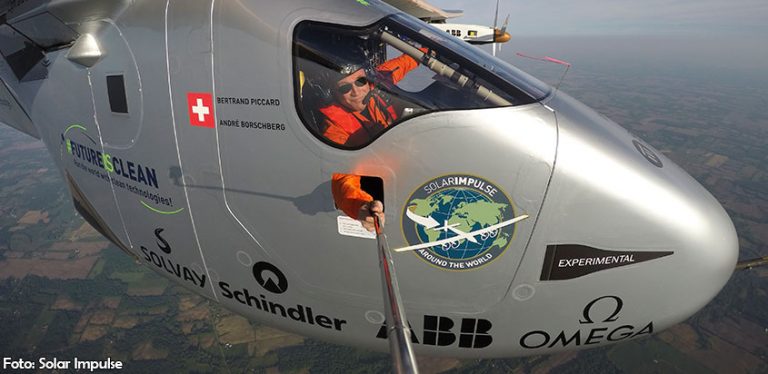 Bertrand Piccard volando el Solar Impulse