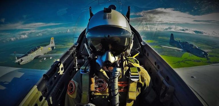 Piloto Tucano Fuerza Aérea Colombiana