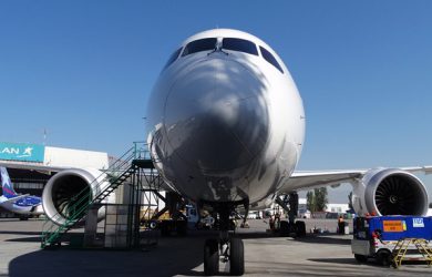 Boeing 787 Dreamliner de LATAM Airlines en la base de mantenimiento en Santiago de Chile.