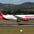 Boeing 787-8 de Avianca aterrizando en Medellín.