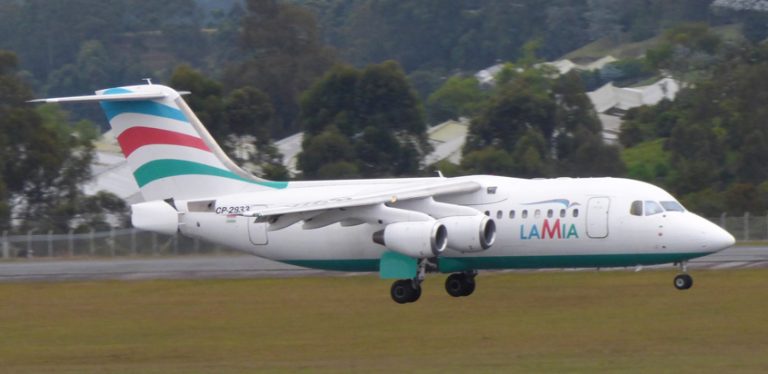 Avro RJ85 de Lamia aterrizando en Rionegro.