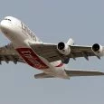 Airbus A380 de Emirates despegando.