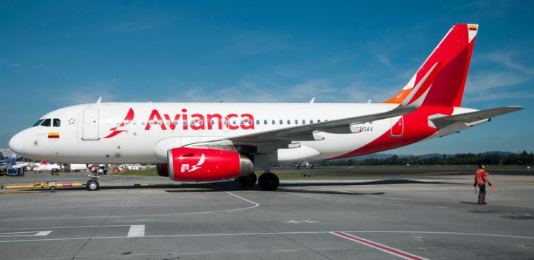 Airbus A319 de Avianca en plataforma.