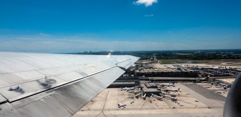 Vista Aérea del Aeropuerto Internacional de Fort Lauderdale-Hollywood.