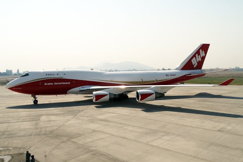 Boeing 747 "SuperTanker" en Santiago.