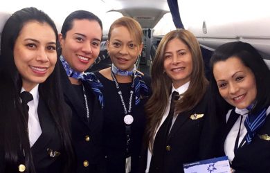 Tripulación Femenina en vuelo de Copa Airlines por día de la Mujer.