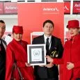 Tripulación de Avianca con reconocimiento de TripAdvisor.