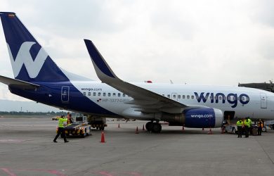 Boeing 737-700 de Wingo en gate de Eldorado, en Bogotá.