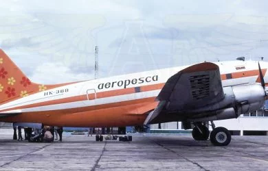 Curtiss C-46 de Aeropesca en plataforma. Foto Michael Prophet - Colección Jaime Escobar