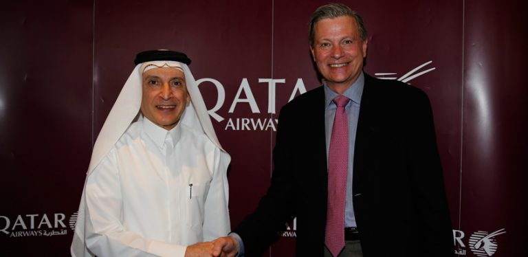 Representantes de Qatar e Inmarsat en el anuncio de la noticia.