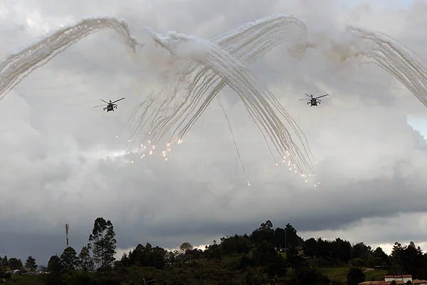 Show de los Black Hawk Arp&iacute;a de la Fuerza A&eacute;rea Colombiana en F-AIR 2017.