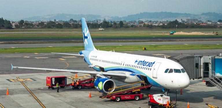 Airbus A320-200 de Interjet en el Aeropuerto Internacional Eldorado de Bogotá.