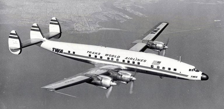 Lockheed L-1649A Starliner de Aerocóndor.