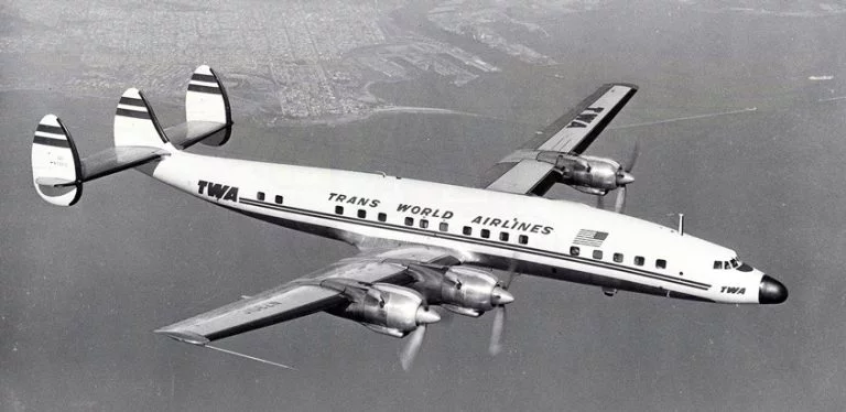 Lockheed L-1649A Starliner de Aerocóndor.
