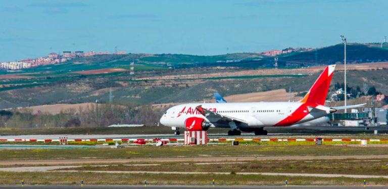 Boeing 787-8 de Avianca en Madrid, España.