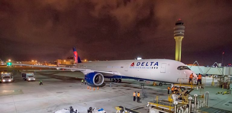 Airbus A350-900 de Delta Air Lines en su llegada a Atlanta.