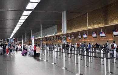 Pasajeros en el Aeropuerto Internacional Eldorado de Bogotá.